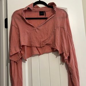 Cropped distressed top